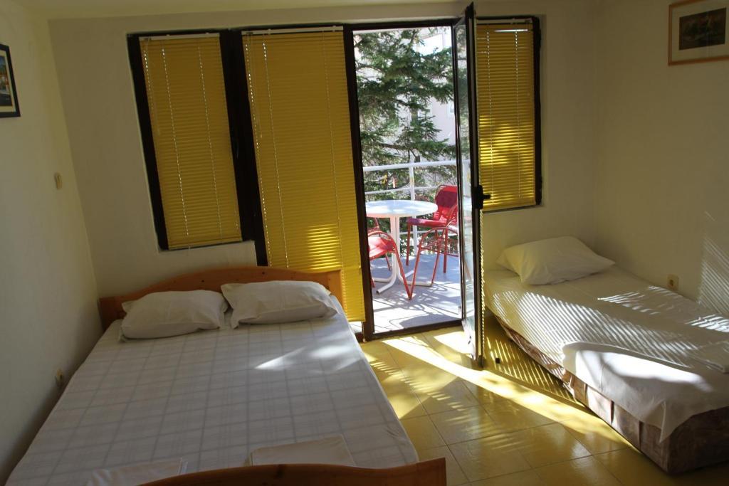 Apartments Popovic Petrovac Rom bilde